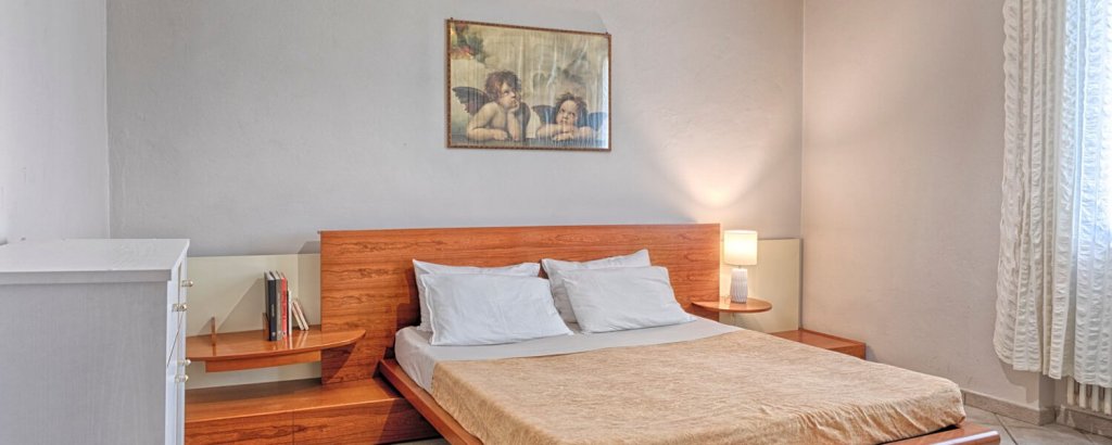 L'appartamento di Villa Egola Casa Vacanze è adatto per famiglie e gruppi grazie alla sua disposizione e metratura.